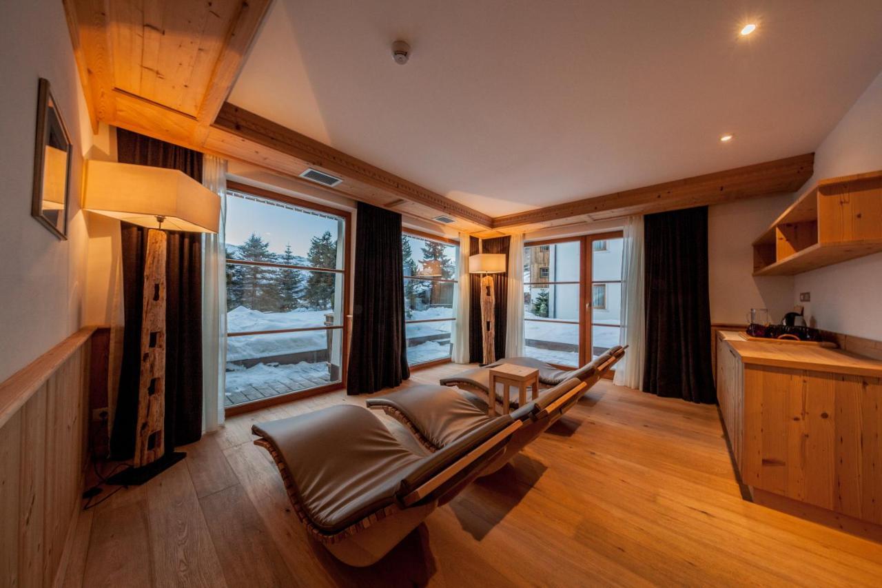 סאן קאסיאנו Villa Flora Mountain Lodges מראה חיצוני תמונה