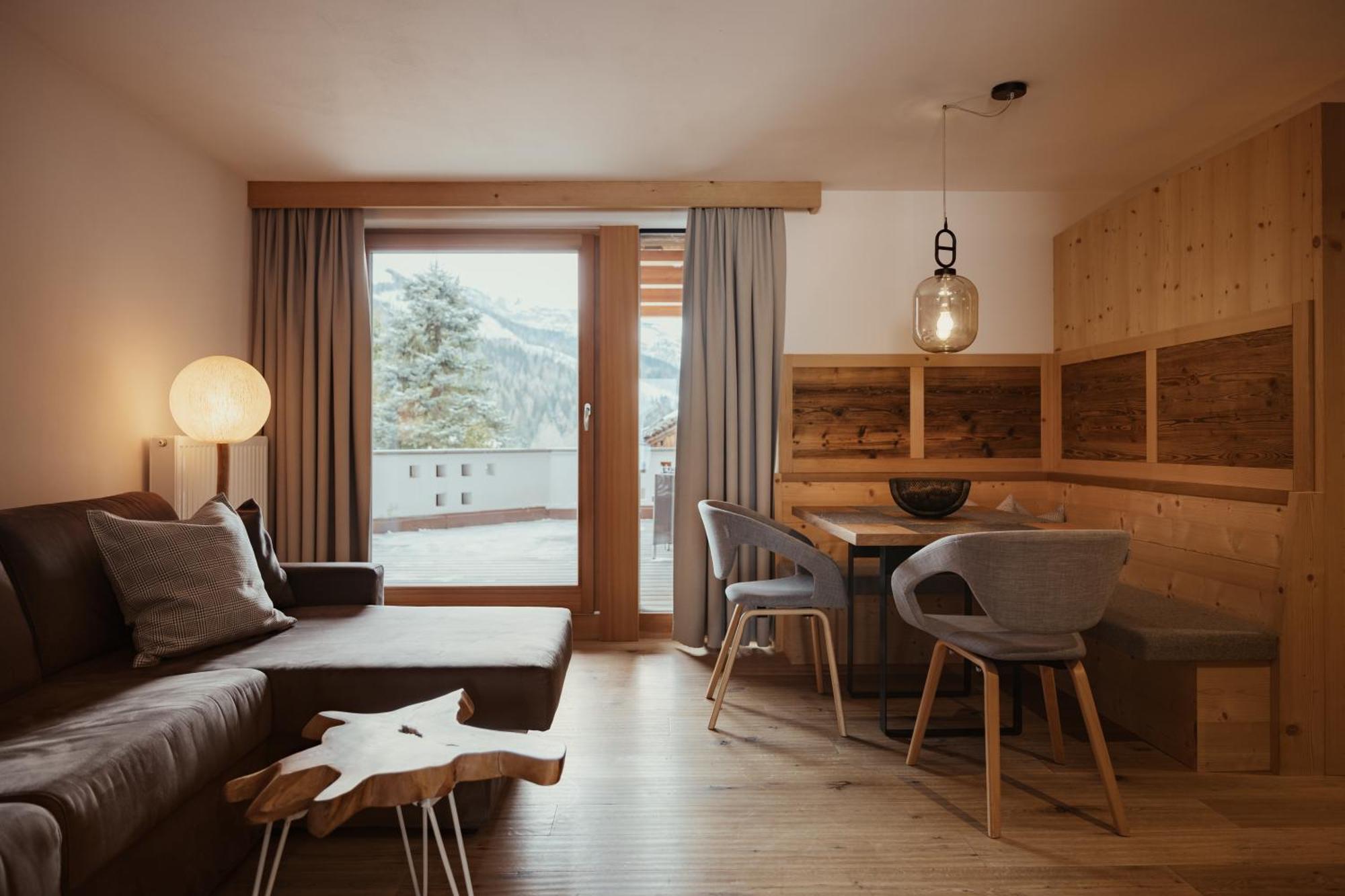 סאן קאסיאנו Villa Flora Mountain Lodges מראה חיצוני תמונה