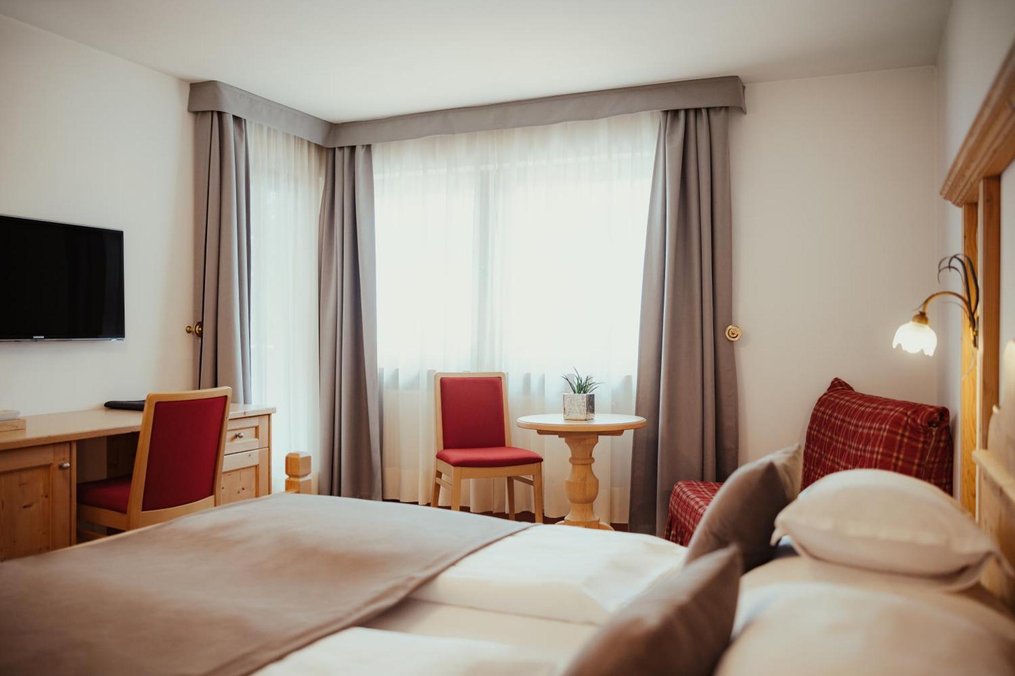 סאן קאסיאנו Villa Flora Mountain Lodges מראה חיצוני תמונה